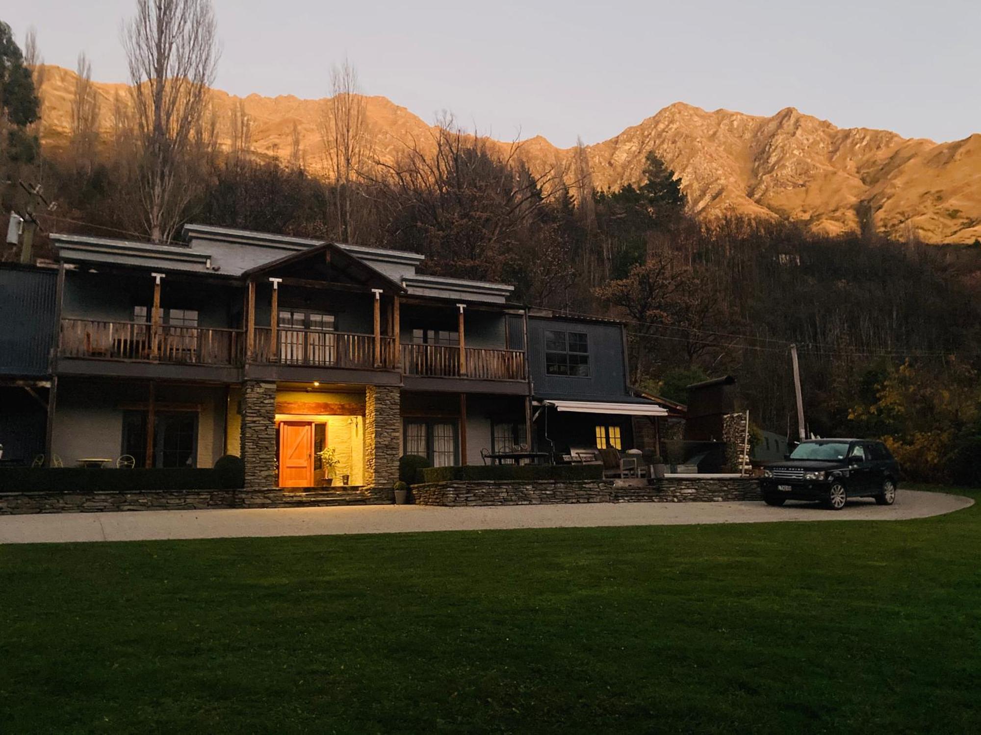 Moonlight Escape Lodge كوينستاون المظهر الخارجي الصورة
